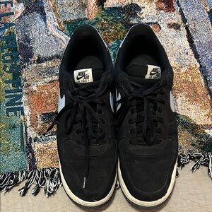 Nike Air Men's Black and White Sneakers